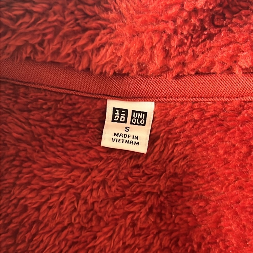 Uniqlo S Red Sherpa Zip-up jacket - Picture 2 of 2